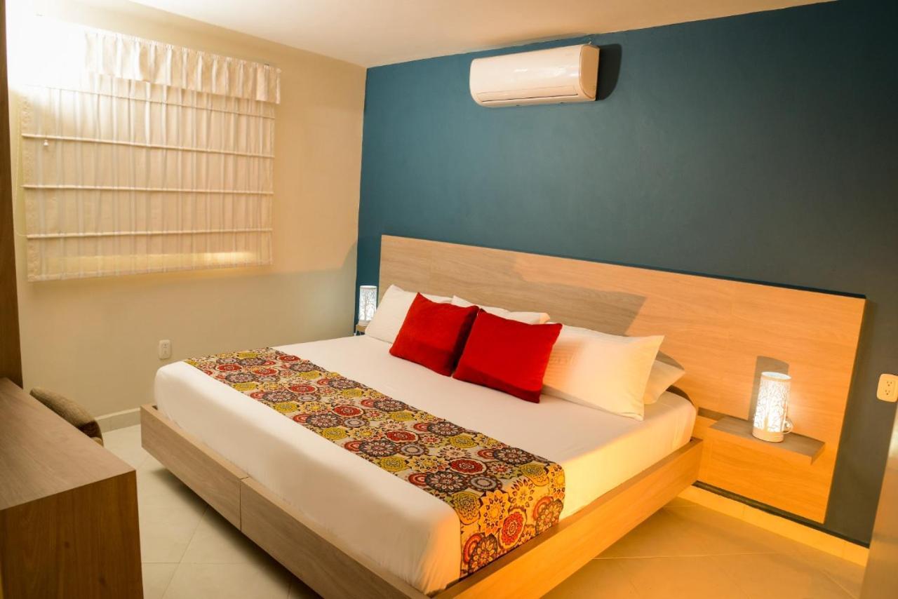Hotel Prado 34 West ブカラマンガ エクステリア 写真