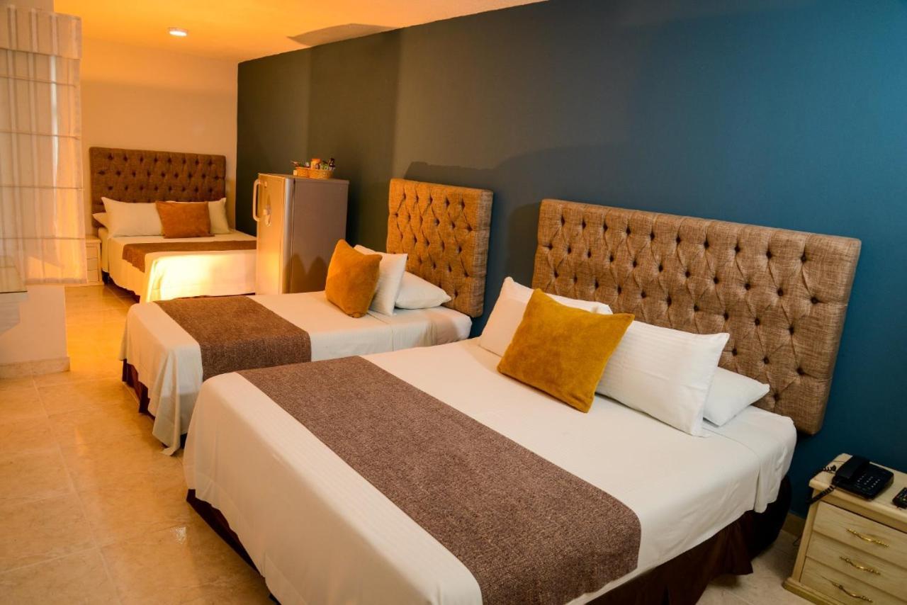 Hotel Prado 34 West ブカラマンガ エクステリア 写真