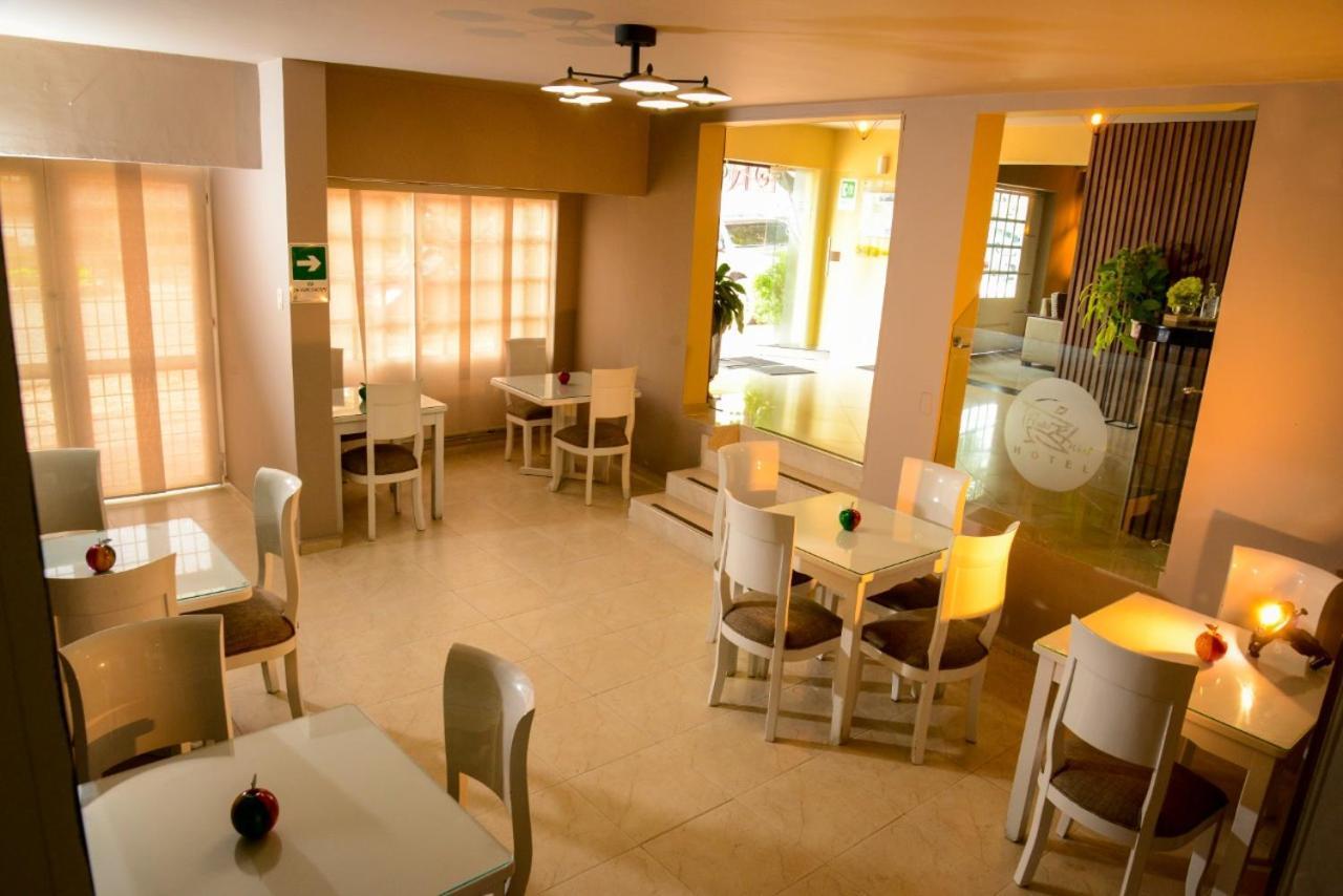 Hotel Prado 34 West ブカラマンガ エクステリア 写真