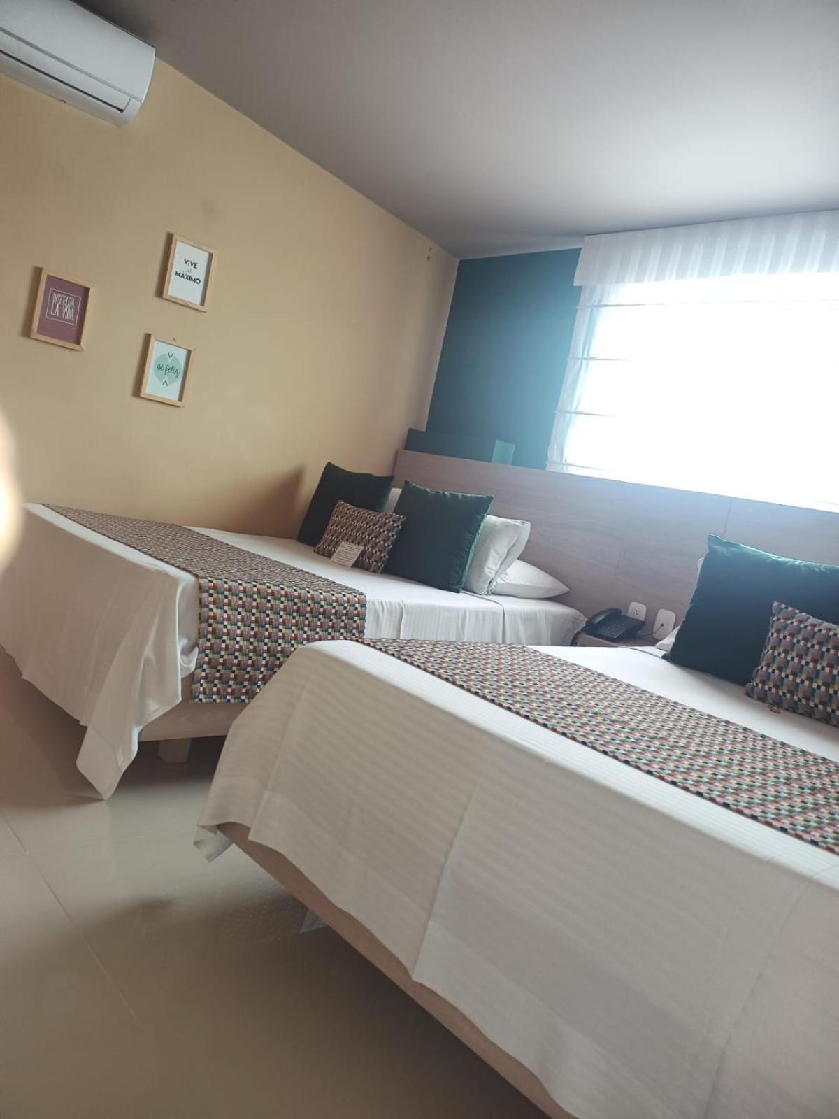 Hotel Prado 34 West ブカラマンガ エクステリア 写真