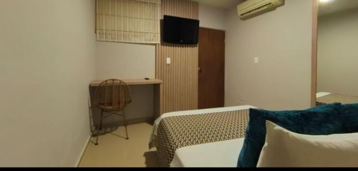 Hotel Prado 34 West ブカラマンガ エクステリア 写真