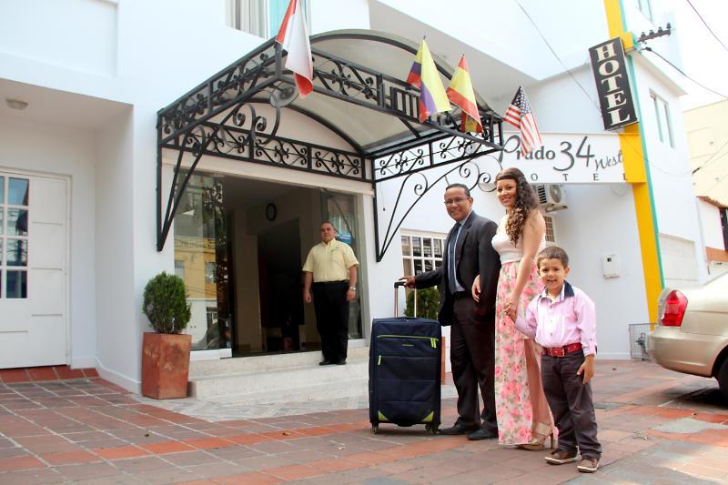Hotel Prado 34 West ブカラマンガ エクステリア 写真